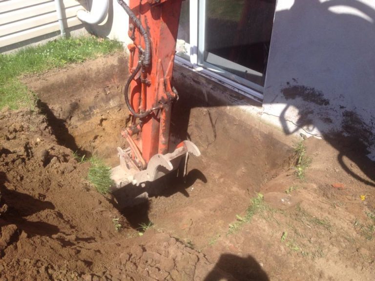 Mini excavation à StJérôme Paysagement Emmanuel Mathieu Dupont Inc.