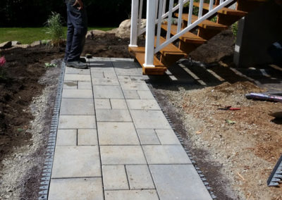 Chemin de dalle de béton pose de dalle de béton, bordure de jardin et pavé uni à St-Jérôme - Paysagement Emmanuel Mathieu Dupont à St-Jérôme