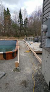 Construction de patio pour piscine à Rosemère - Paysagement Emmanuel Mathieu Dupont à Sainte-Sophie