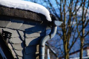 Déneigement de toiture à St-Jérôme - Paysagement Emmanuel Mathieu Dupont à Ste-Sophie