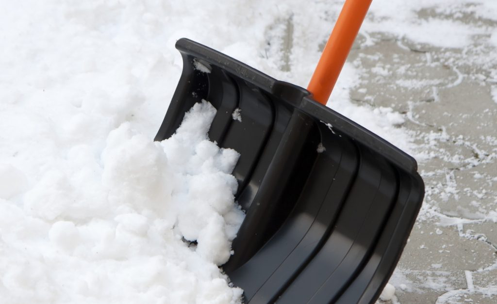 Déneigement entrée résidentielle dans les Laurentides - Paysagement Emmanuel Mathieu Dupont à Ste-Sophie